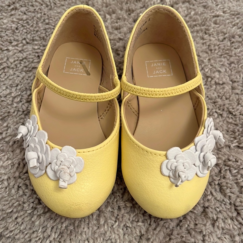Janie and Jack. Baby leather shoes. Size toddler 4-5